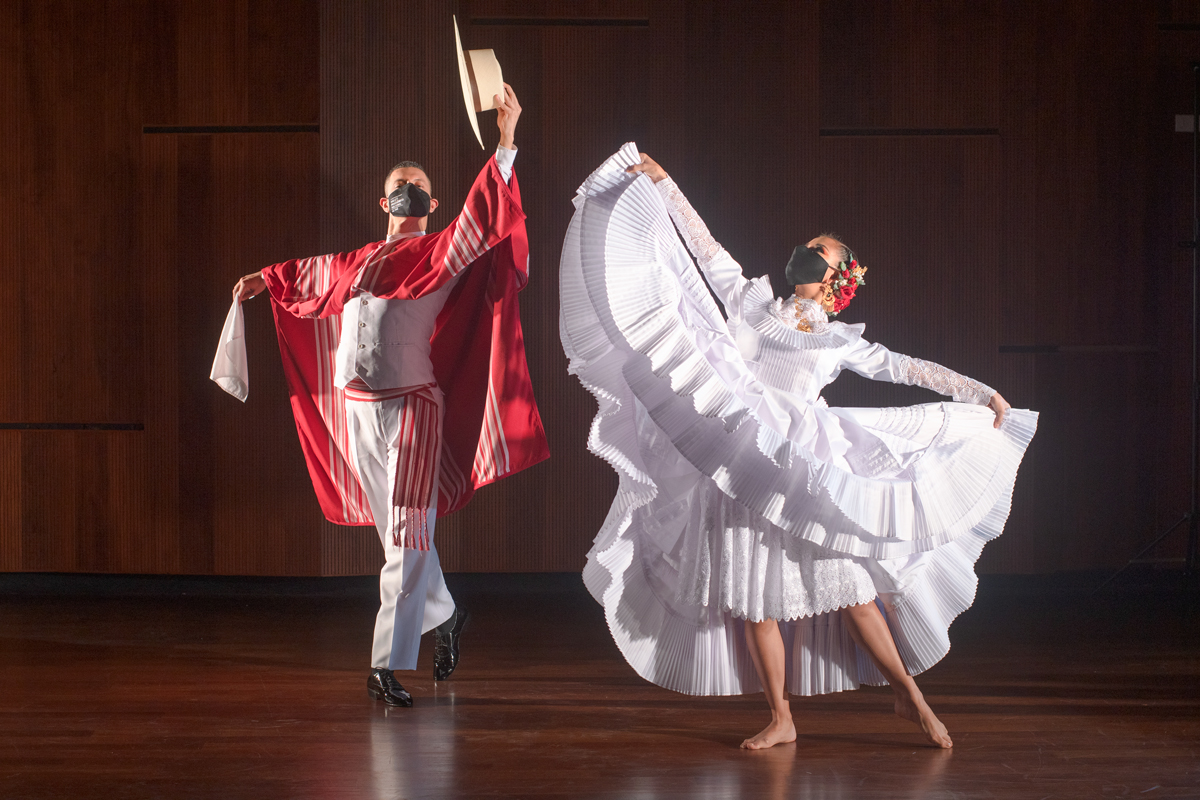 temporada presencial del espectáculo “Bicentenario: música, danza e identidad”