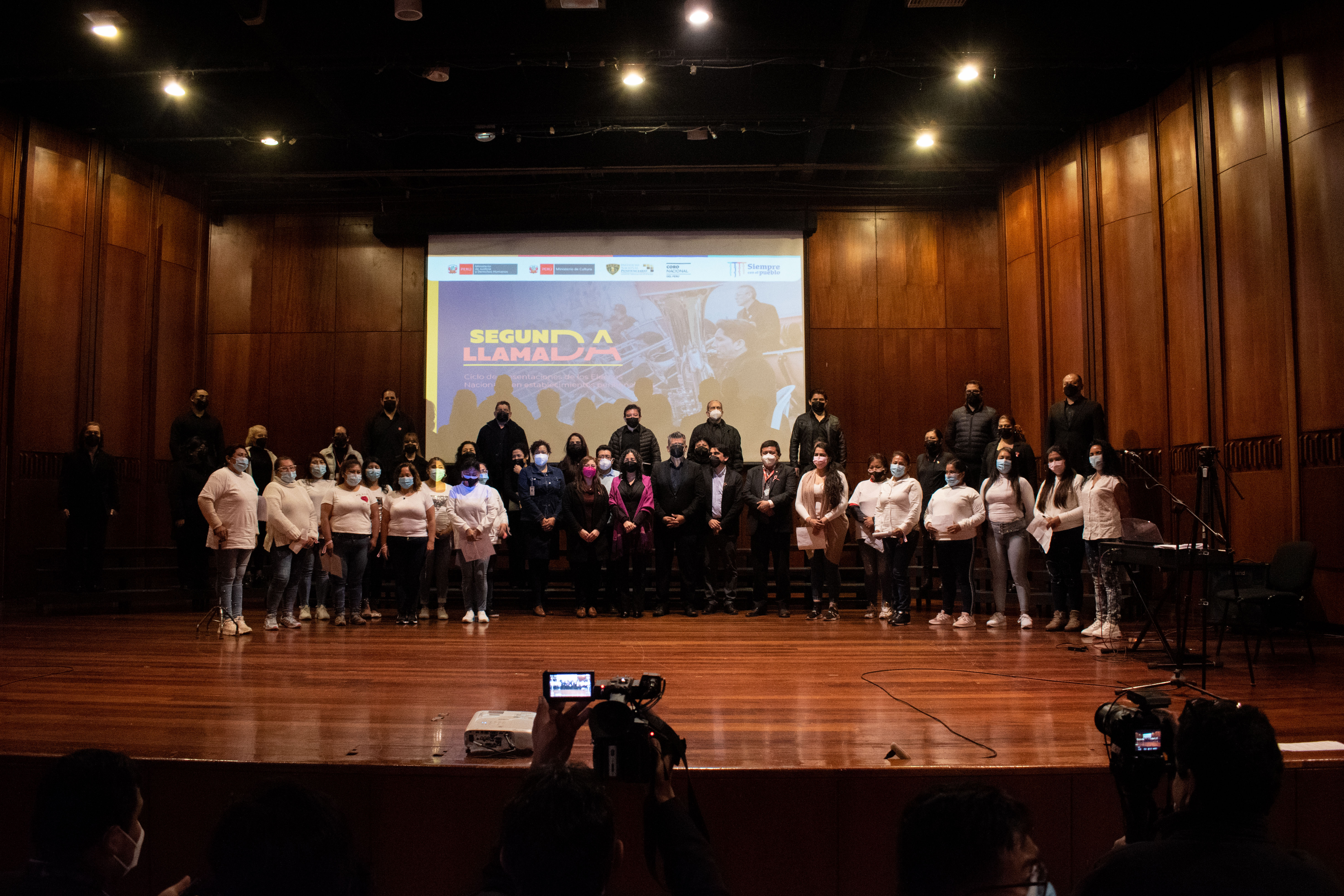 Coro Nacional del Perú realiza presentación en el Penal Anexo Mujeres de Chorrillos por el Día de la Resocialización
