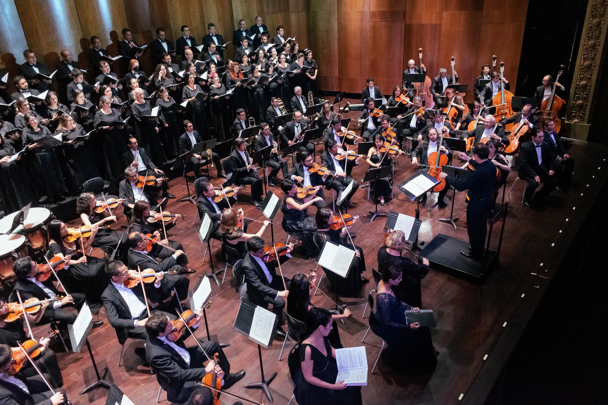 Exitoso concierto del Coro Nacional del Perú y la Orquesta Sinfónica Nacional del Perú en el Teatro Segura