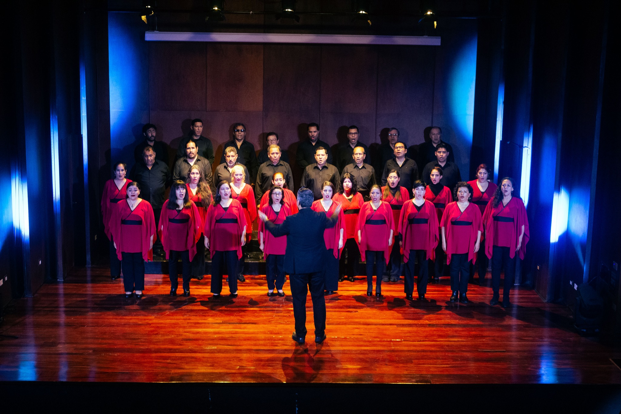 Coro Nacional del Perú presentó su concierto “Del Perú al mundo” en la renovada Sala Alzedo