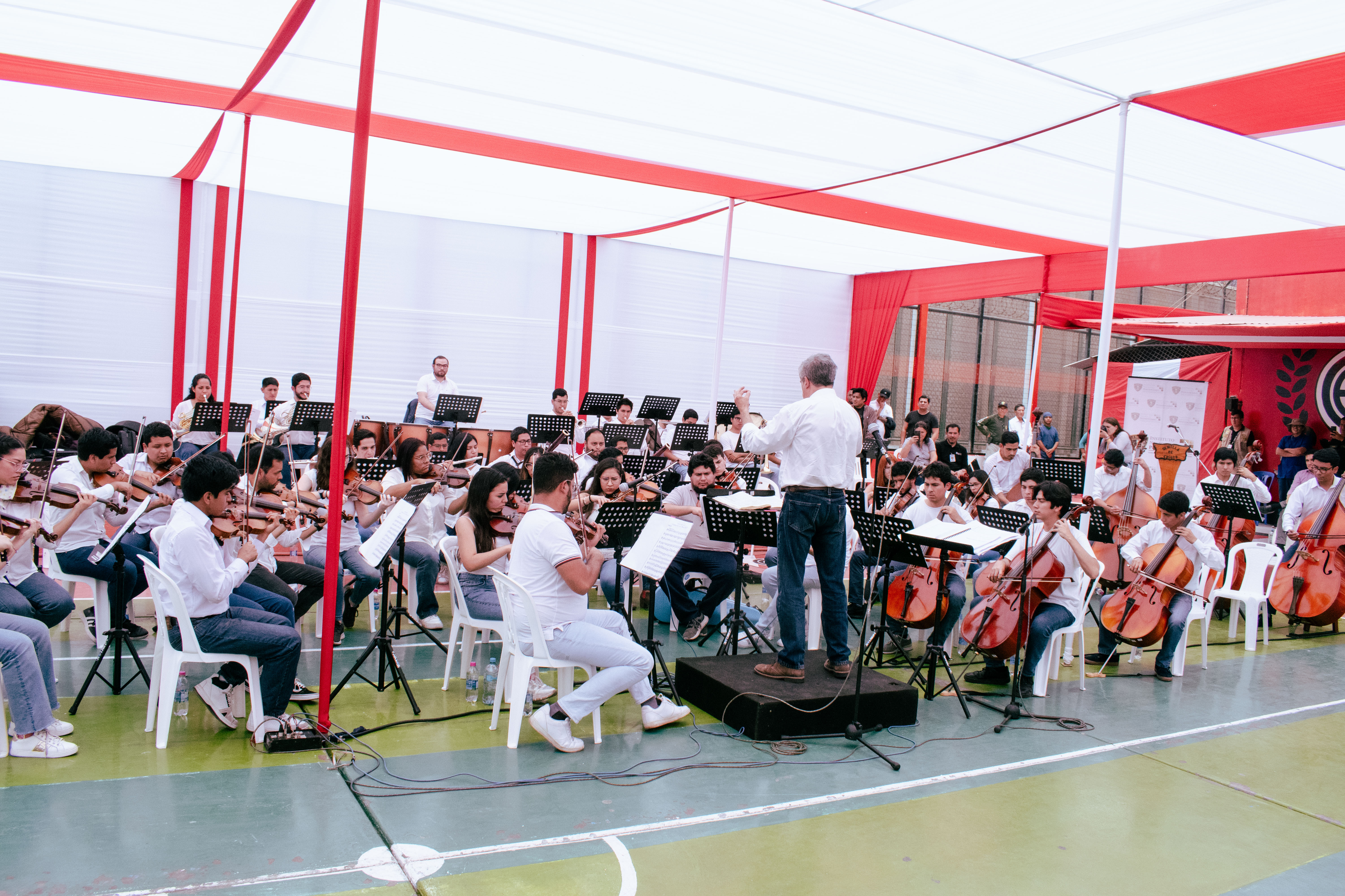 Orquesta Sinfónica Nacional Juvenil Bicentenario dio cierre a la Segunda Edición de “Segunda Llamada: Ciclo de los Elencos Nacionales en establecimientos penitenciarios”